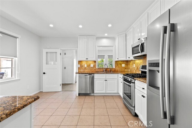 Building Photo - 408 W Dryden St