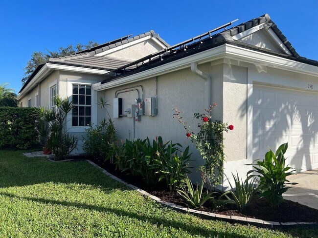 Building Photo - 2591 Country Golf Dr