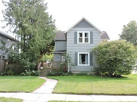 Building Photo - 605 Barrie St