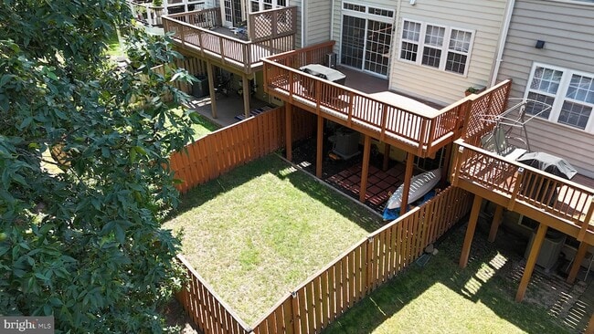 Building Photo - 607 Battery Terrace NE