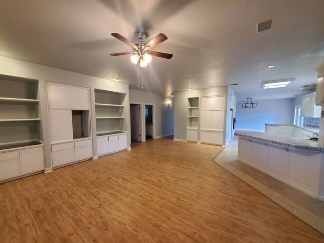 Building Photo - Introducing Your Dream Home:  A perfect blend of comfort and convenience!