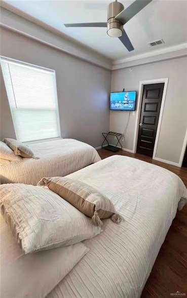 Building Photo - 1320 E Camellia Ave