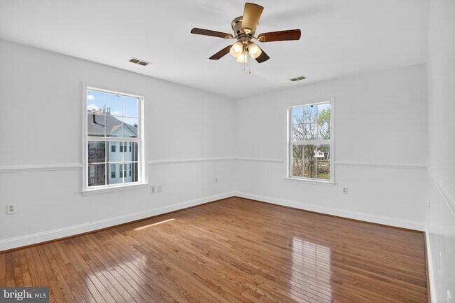Building Photo - 108-11-111 Timberlake Terrace