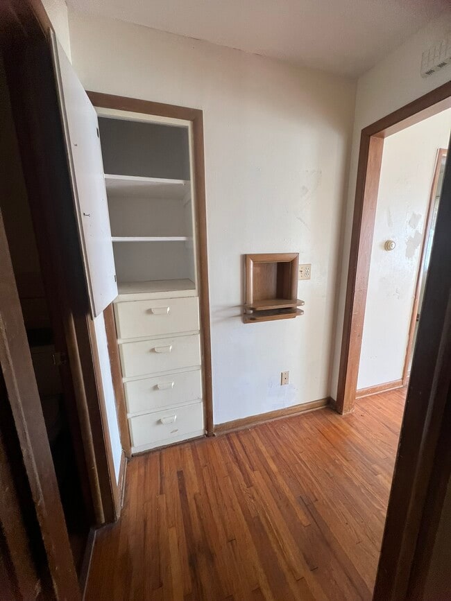 Building Photo - 115 N 3rd St