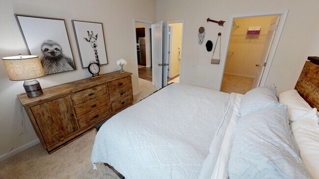 Building Photo - A3 | 1 Bed 1 Bath | 899 sf