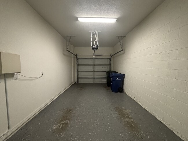 Building Photo - 1093 Grantham Dr