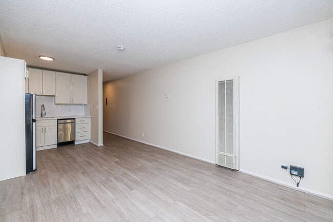 Building Photo - 630 Mariposa