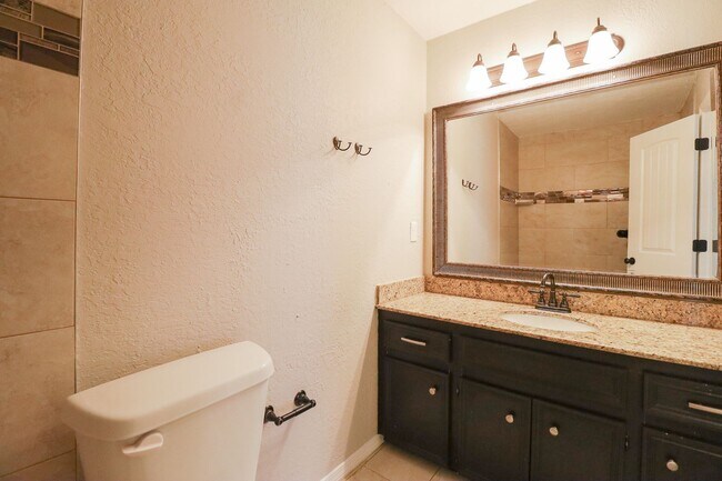 Building Photo - This Beautiful Home by Hunter Park is Wait...
