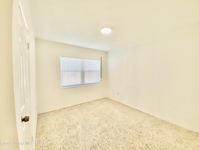 Building Photo - 480 Alice Dr
