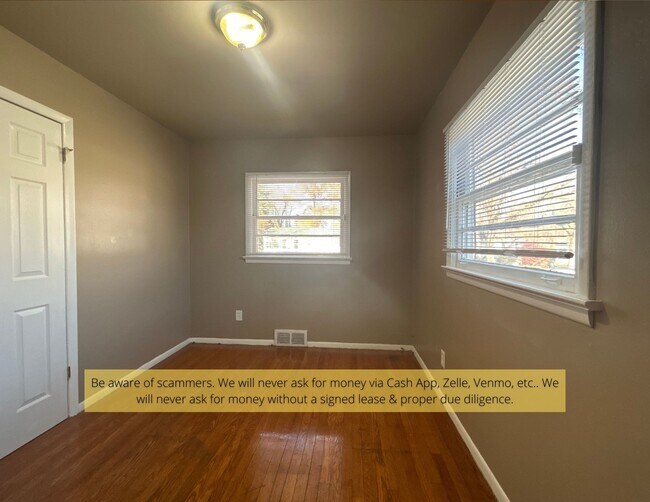 Building Photo - 1412 Broadlawns Ln