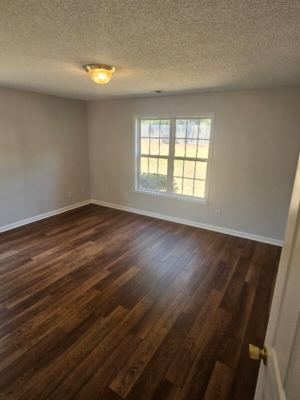 Building Photo - 507 Holly Ridge Ln