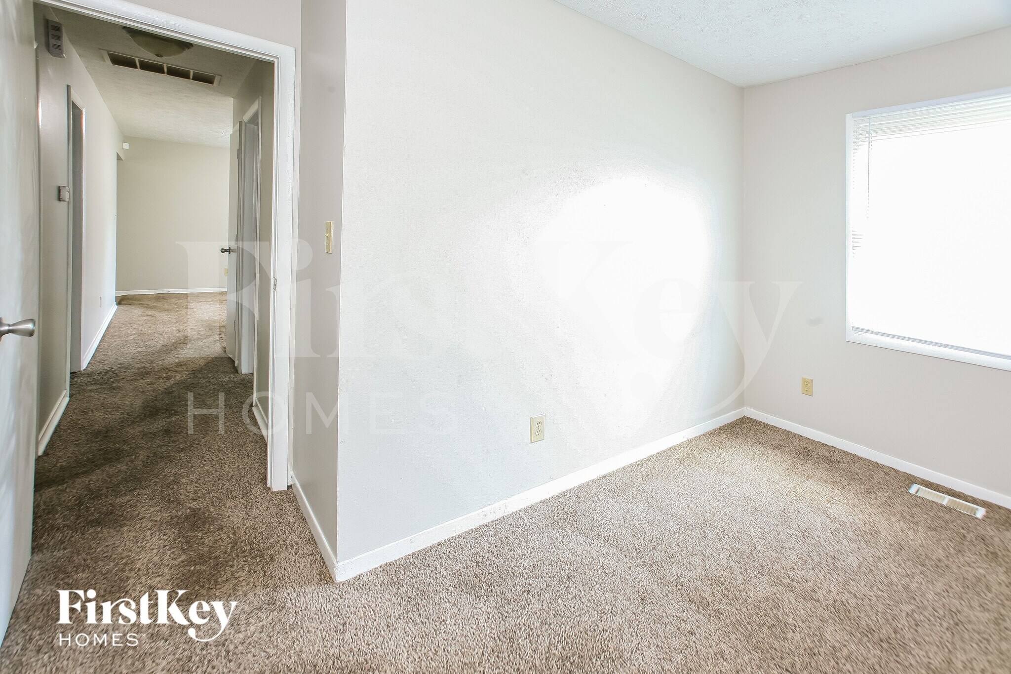 Building Photo - 2910 Heatherlea Dr