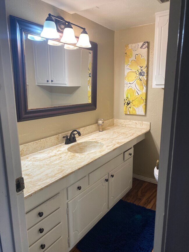 Building Photo - 5612 Marina Dr