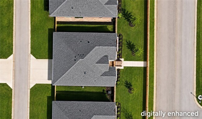 Building Photo - 4302 SW Adams Rd