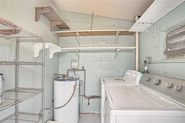 Building Photo - 5401 SW 97th Ct