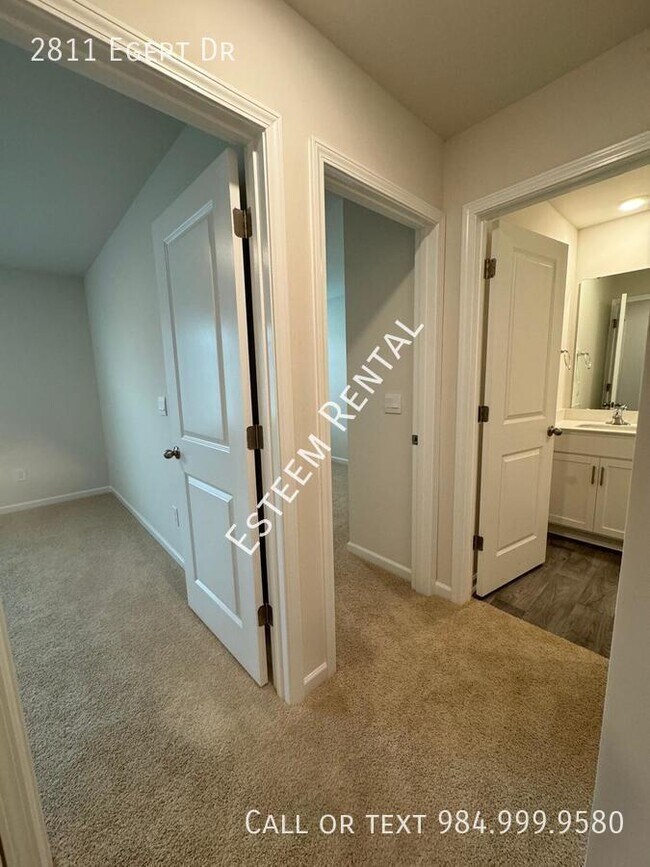 Building Photo - 2811 Egert Dr