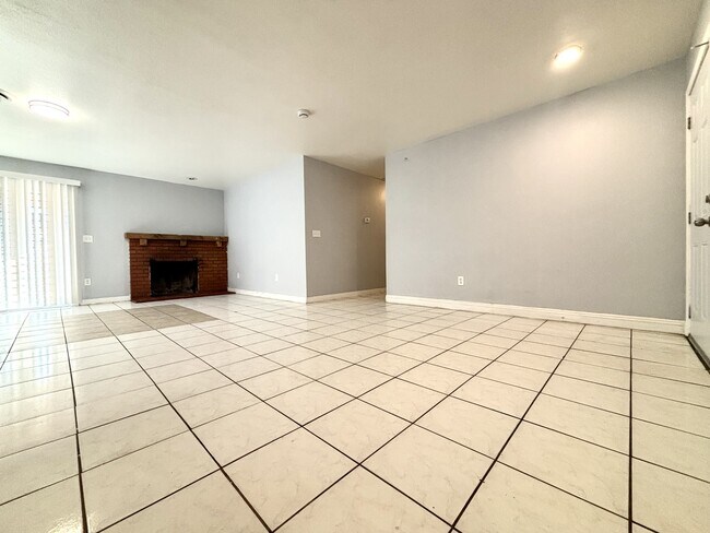 Building Photo - 1100 Saylor Way