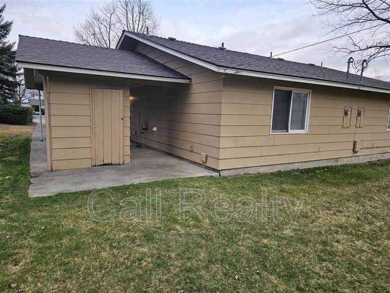 Building Photo - 18 N Arties Ct
