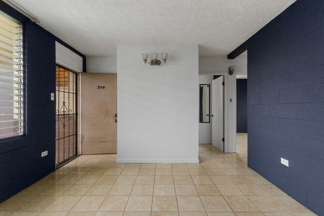 Building Photo - Discover this pet-friendly 2-bedroom condo