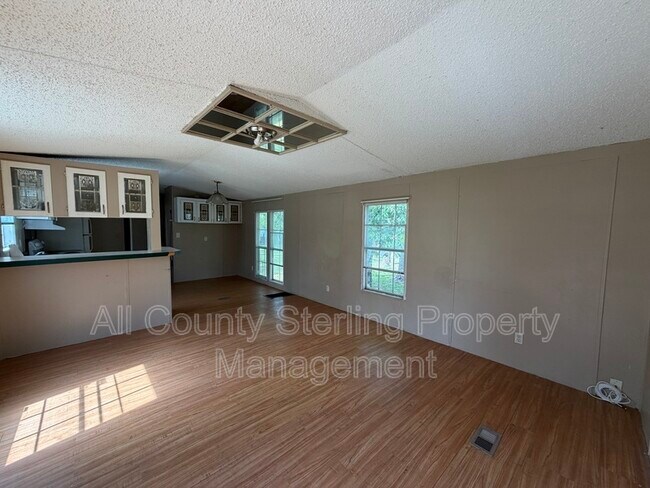 Building Photo - 109 SW Socket Glen
