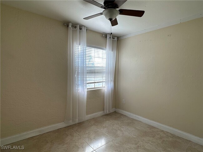 Building Photo - 12870 Eagle Pointe Cir