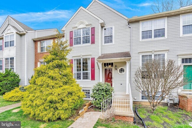 Building Photo - 465 Woodstock Ln