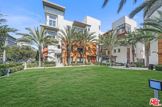 Building Photo - 5695 Goldeneye Ct