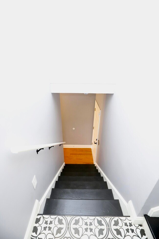 Building Photo - 1855 Beachforest Way