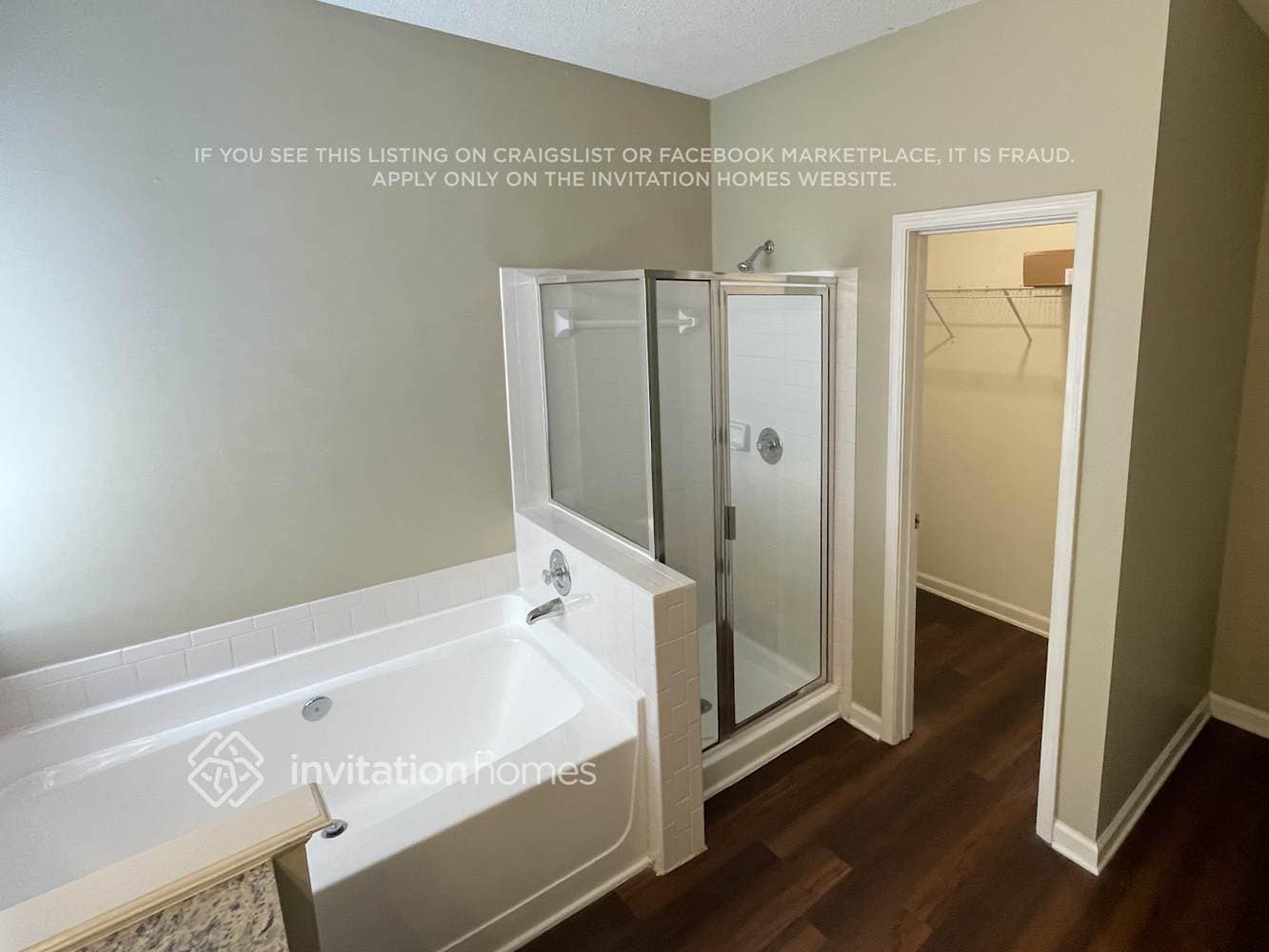 Building Photo - 3869 Longwood Dr SW