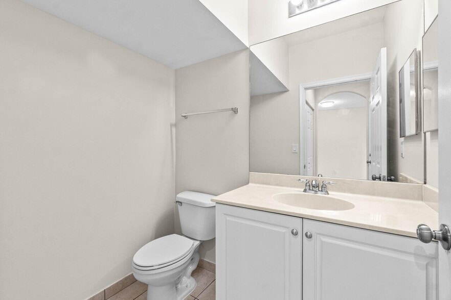 Building Photo - 7359 Briella Dr