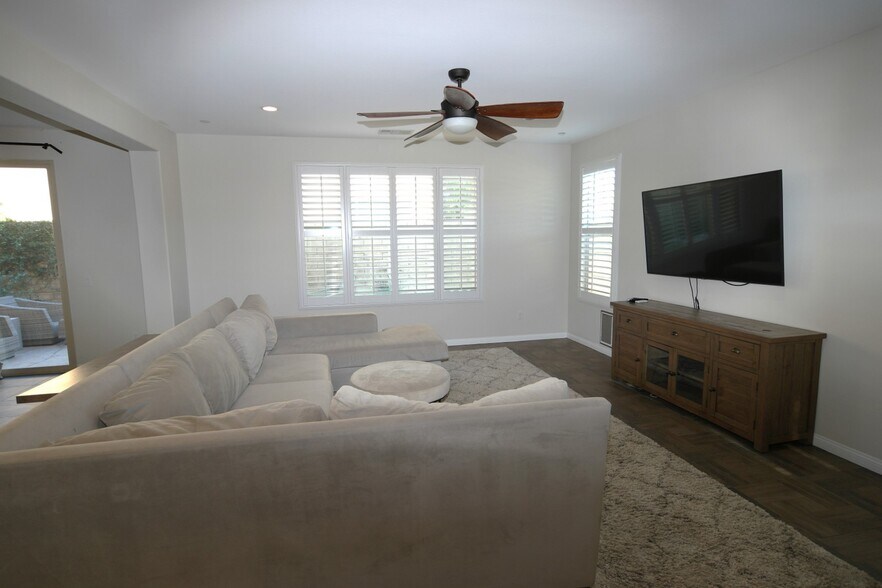 Building Photo - 13373 Shoreham Dr