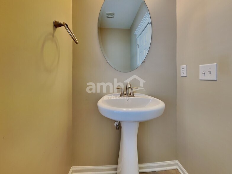 Building Photo - 232 Cameron St