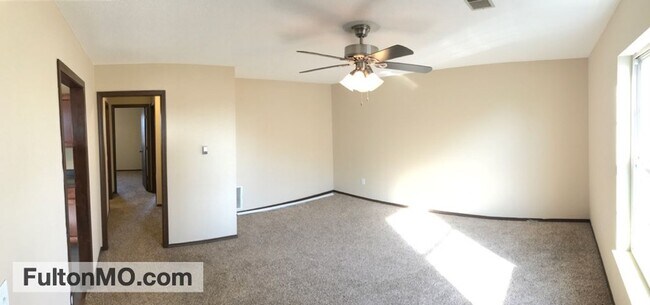 Building Photo - 541 Collier Ln