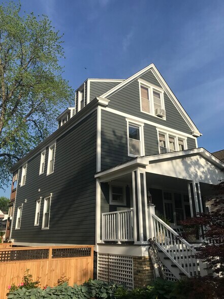 Primary Photo - 4237 N Springfield Ave