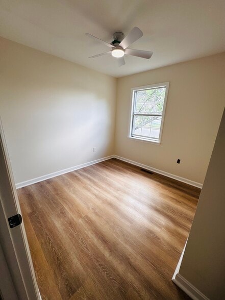 Bedroom 3 - 1242 Cedarcliff Dr