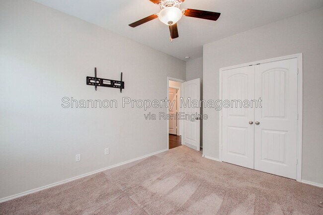 Building Photo - 9547 Summer River Dr