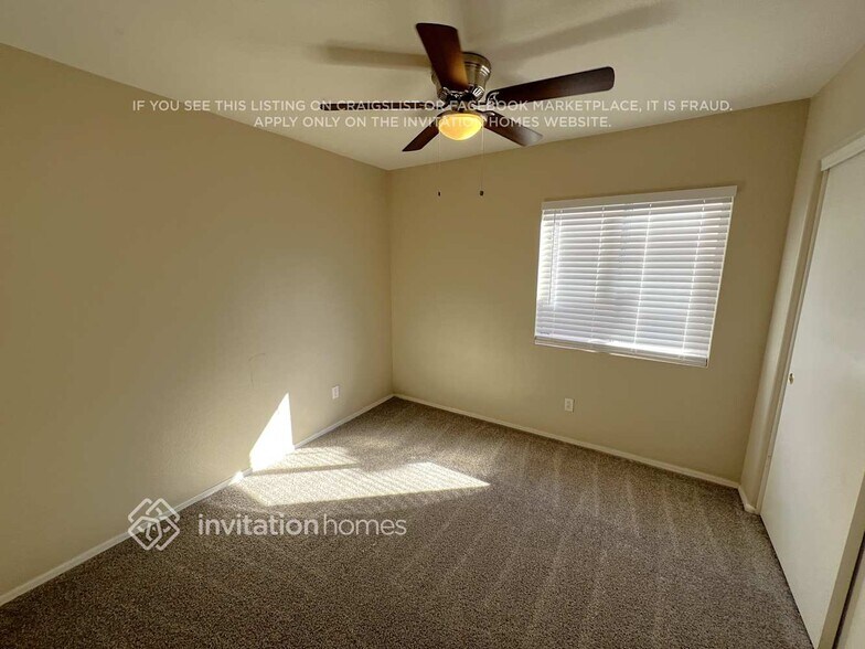 Building Photo - 12110 N 130th Dr