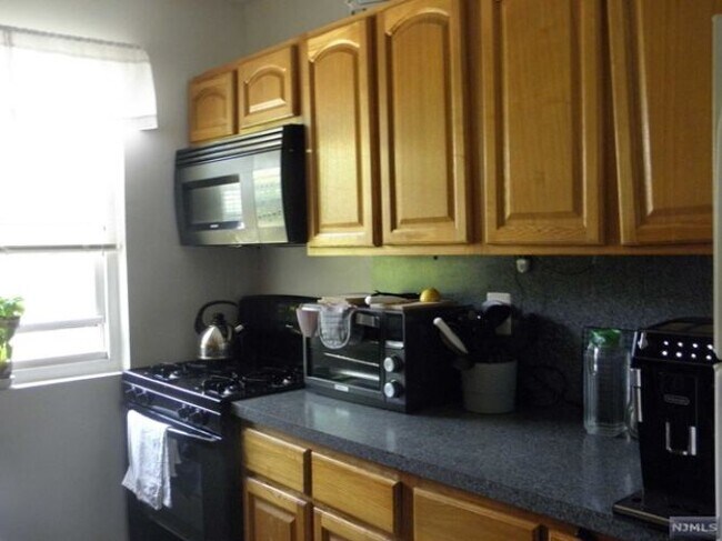 Building Photo - 1475 Terrace Cir