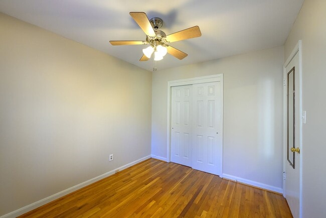 Building Photo - Well Maintained 3BR/2.5BA Home in Silver Spring