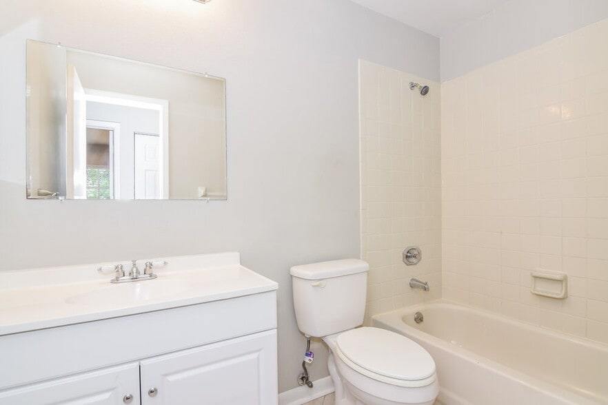 Building Photo - 4059 Forecast Dr