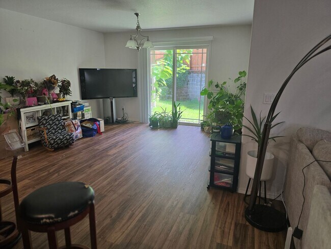Building Photo - 2037 SE Marlen Dr