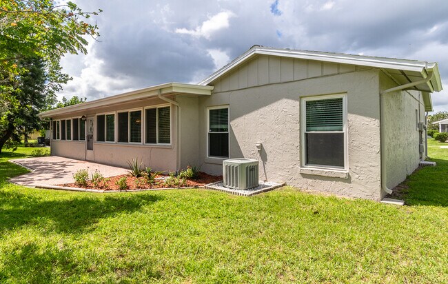Building Photo - 10502 Linger Ln