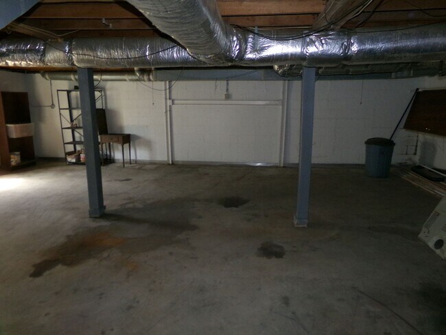 Building Photo - West Salem location