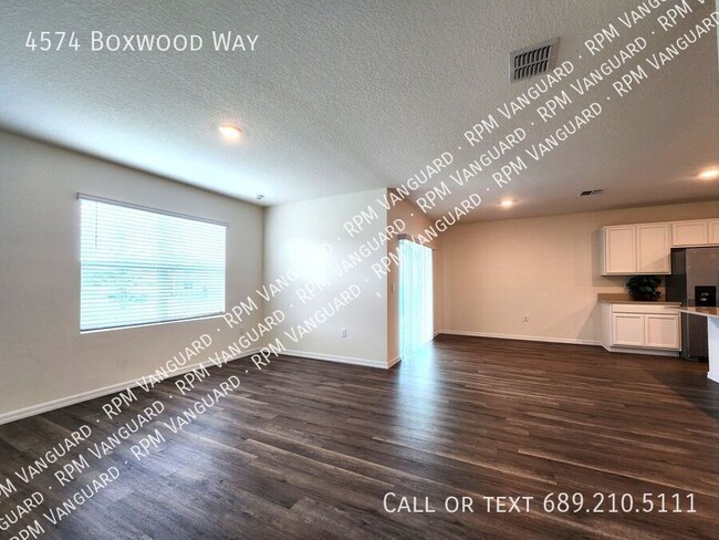 Building Photo - 4574 Boxwood Wy