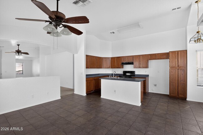 Building Photo - 13737 W Peck Dr