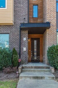 Building Photo - 1027 Wedgewood Ave