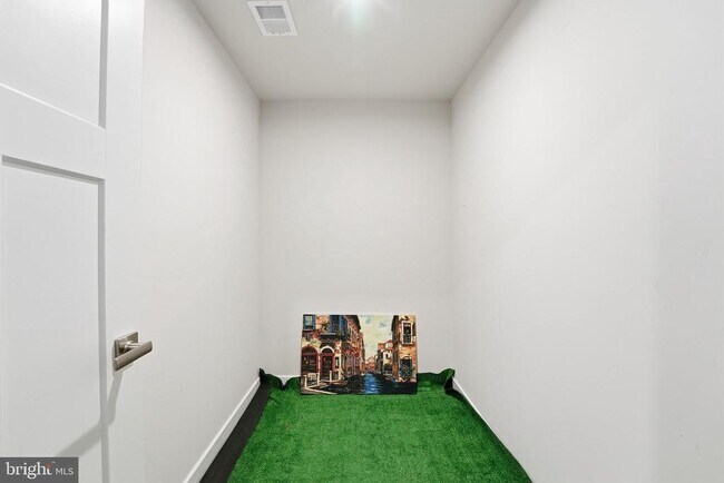 Building Photo - 42538 Tiber Falls Sq