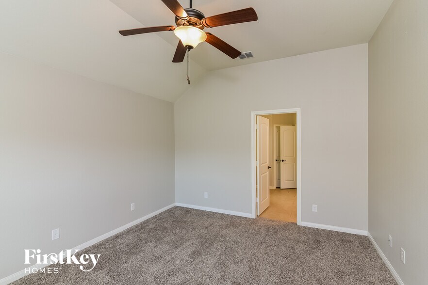 Building Photo - 12708 Shoreline Dr