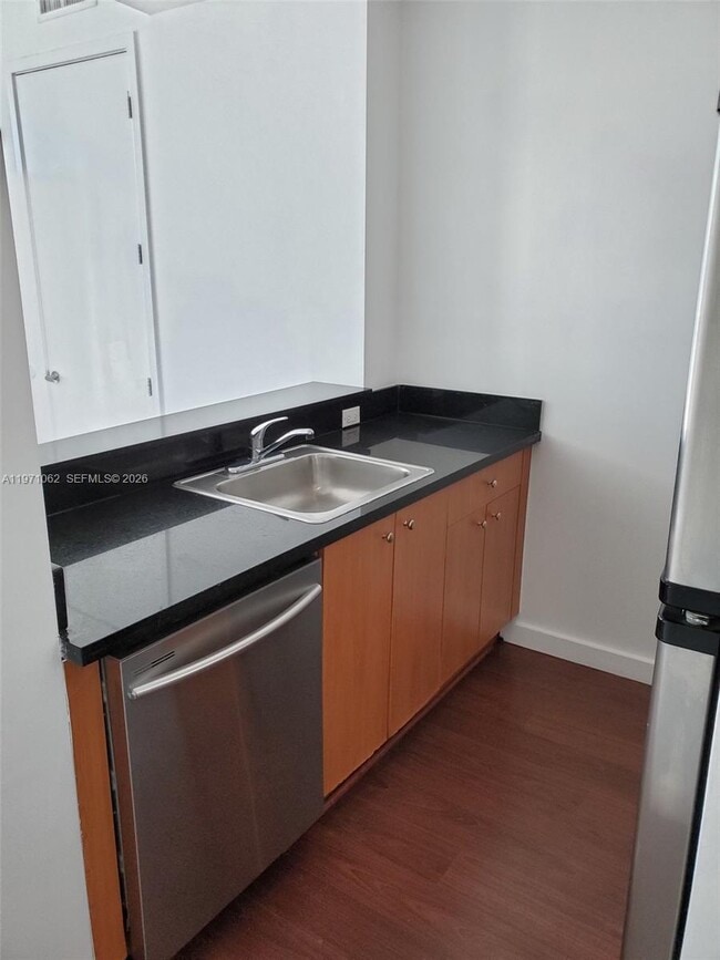 Building Photo - 2200 NE 4th Ave