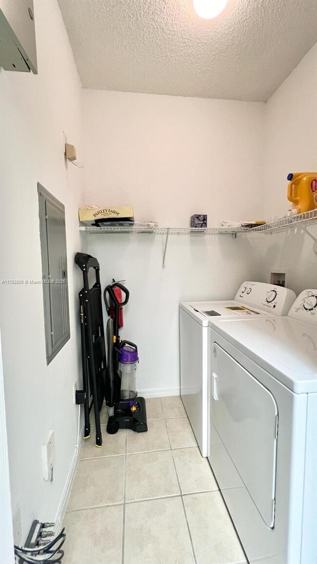 Building Photo - 2727 Anzio Ct